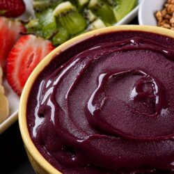 Conheça os principais benefícios do açaí e as diversas maneiras de consumi-lo