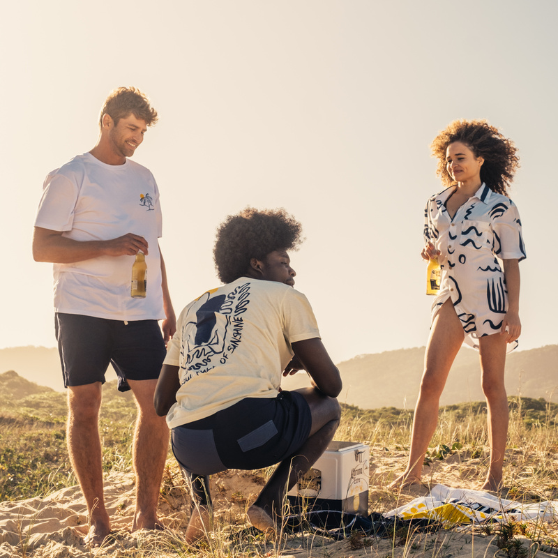 Você está visualizando atualmente Em collab com a Birden, Cerveja Corona lança linha de roupas e acessórios inspirada no sol 