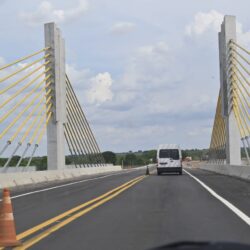 Presidente da Goinfra e ministro da Infraestrutura vistoriam obras do contorno viário de Aragarças