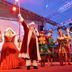 Chegada do Papai Noel marca abertura da decoração e Natal no shopping