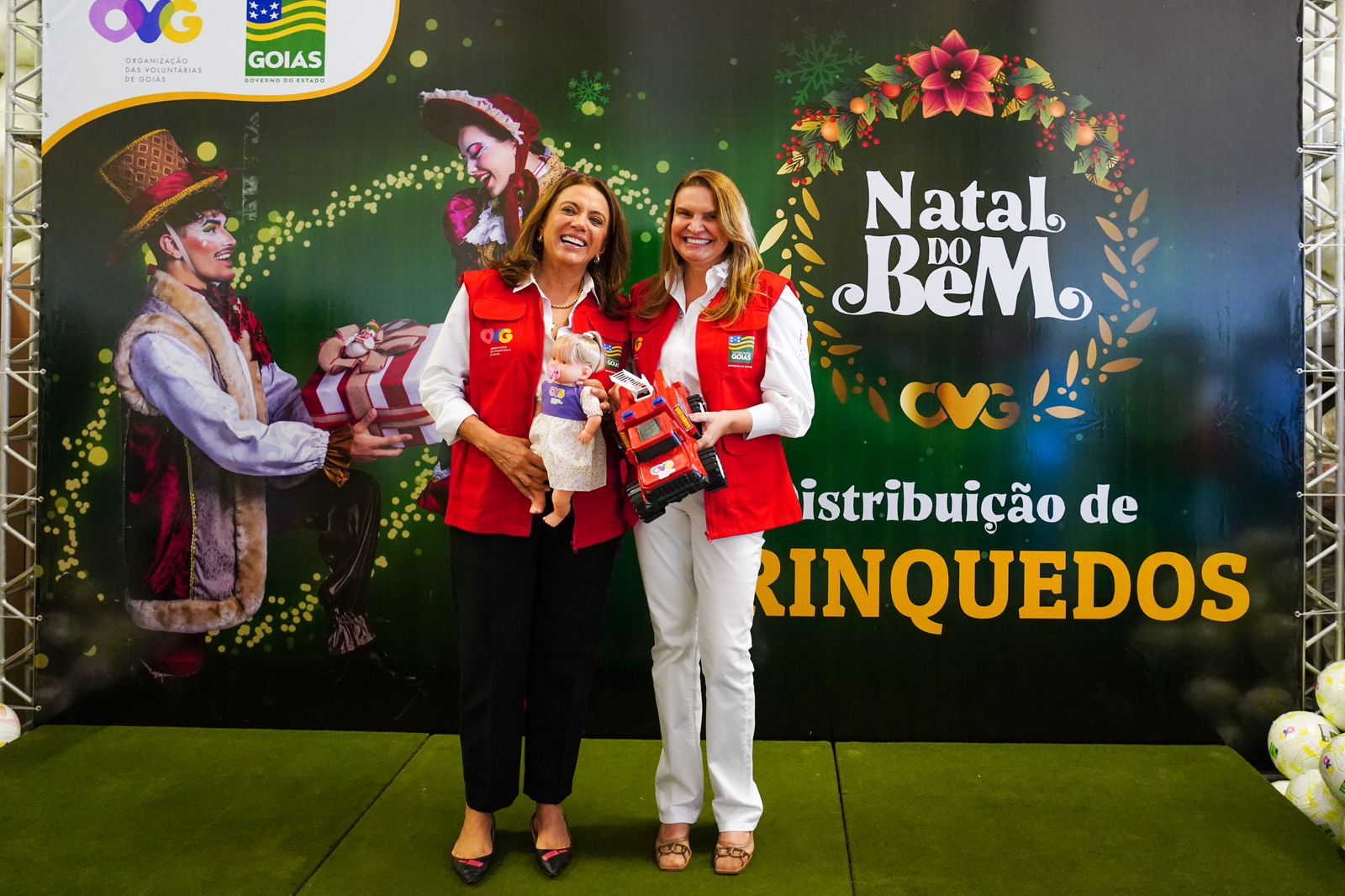 No momento, você está visualizando Gracinha Caiado inicia distribuição de 525 mil brinquedos da campanha Natal do Bem 2022