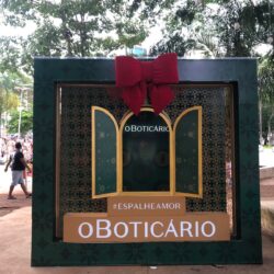 Decoração na Praça Tamandaré e caminhão itinerante com presença do Papai Noel são presentes do Boticário para Goiânia neste Natal