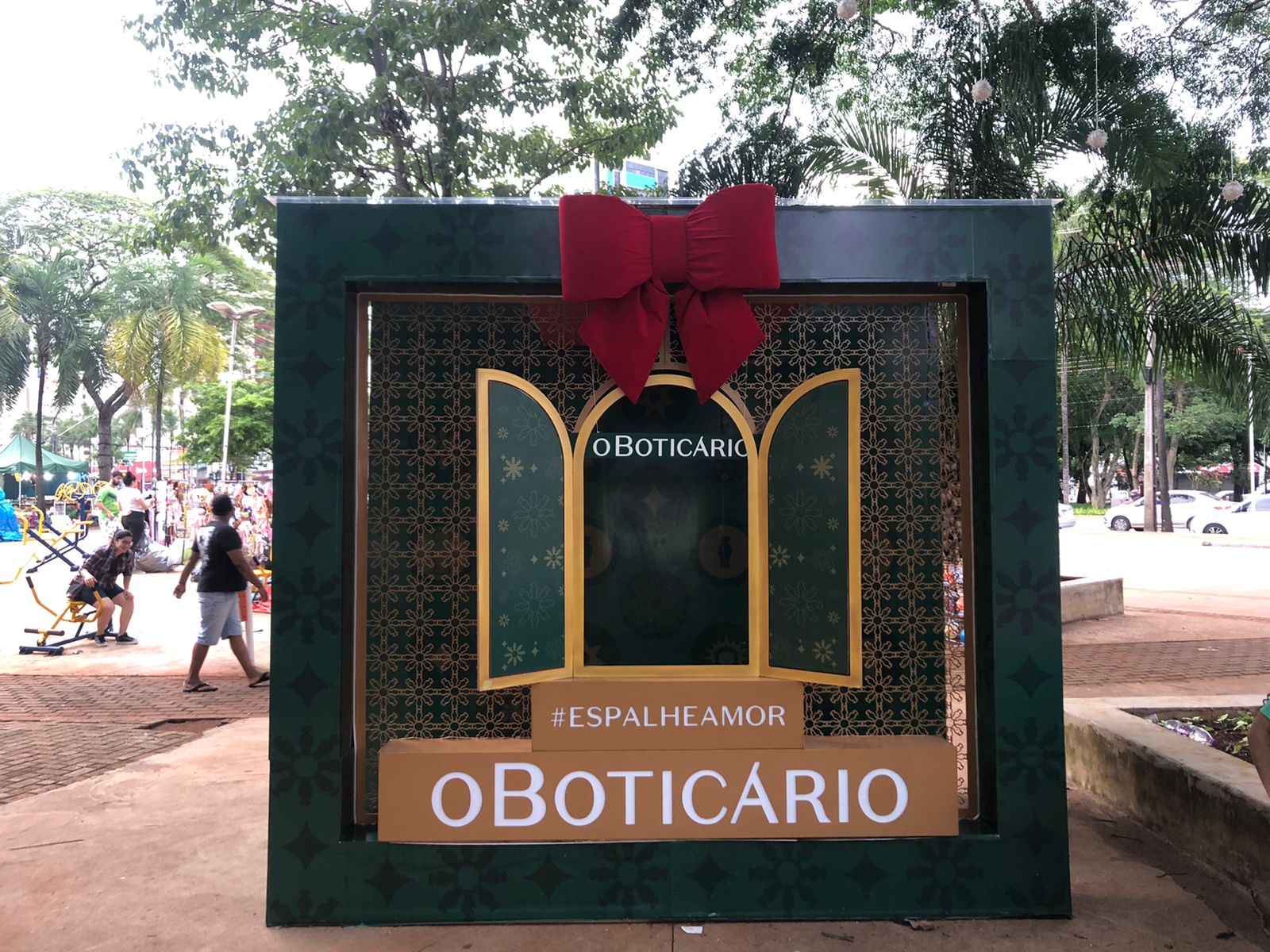 No momento, você está visualizando Decoração na Praça Tamandaré e caminhão itinerante com presença do Papai Noel são presentes do Boticário para Goiânia neste Natal