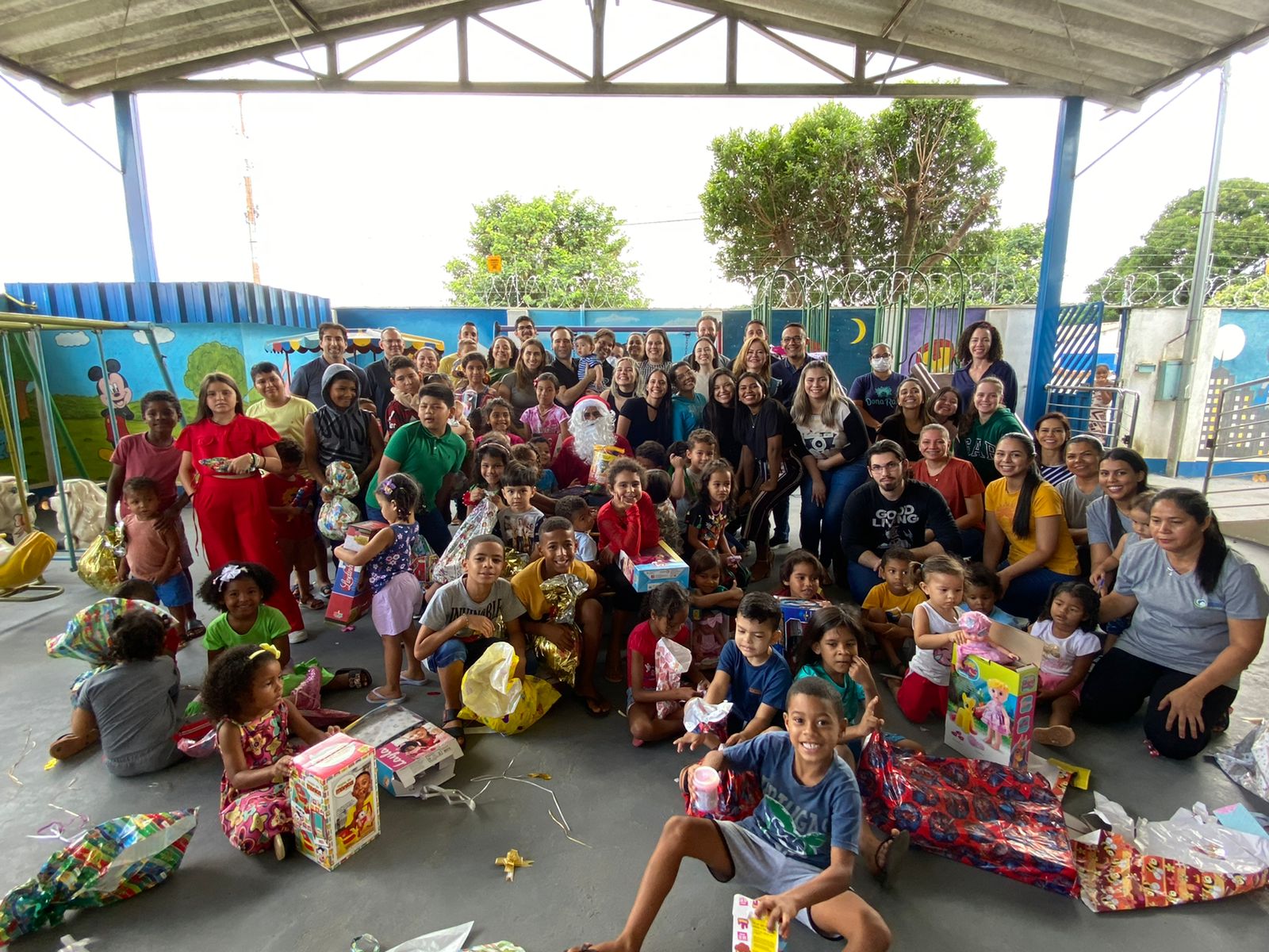 No momento, você está visualizando Crianças recebem presentes na creche mantida pela GSA Alimentos