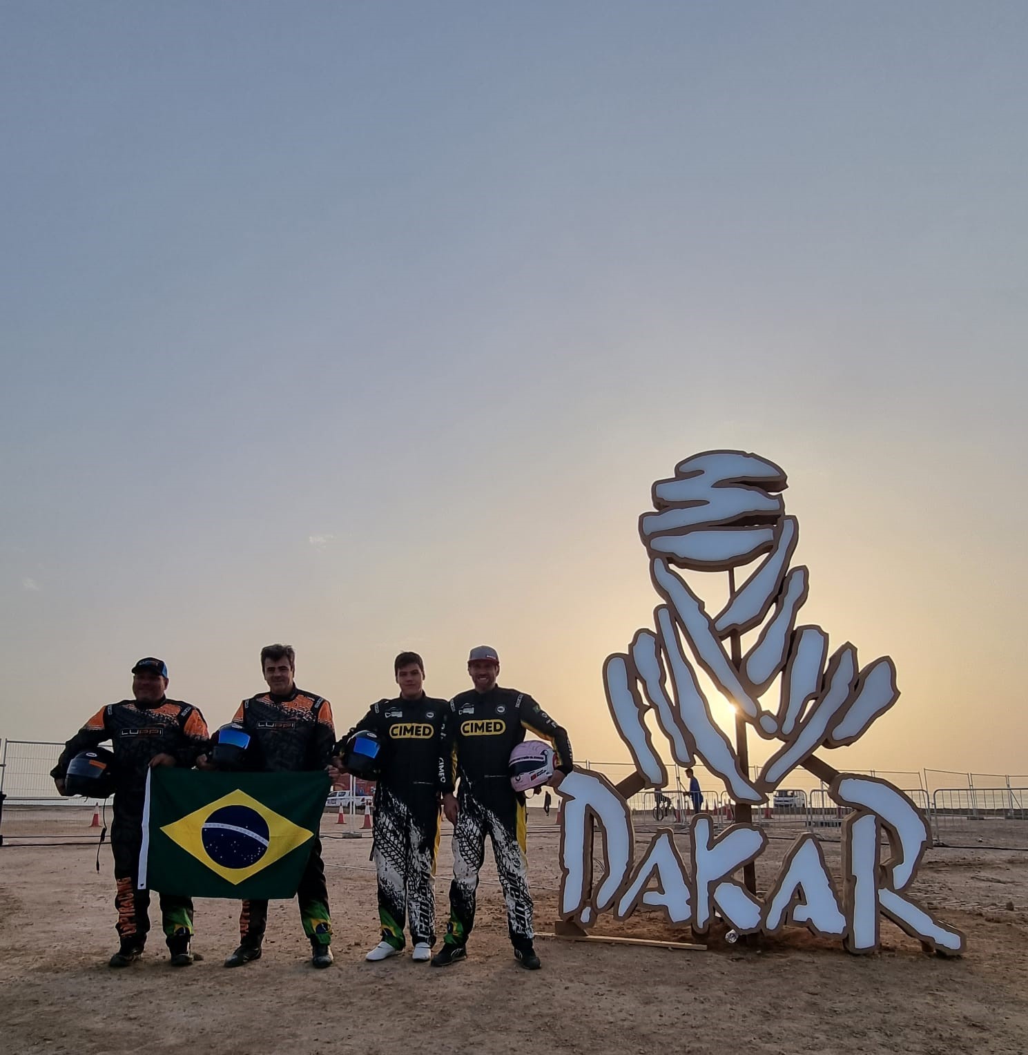 No momento, você está visualizando Dakar: Após os motores aquecidos no Prólogo, Conti/Bianchi e Luppi/Justo abrem 2023 acelerando na 1ª etapa