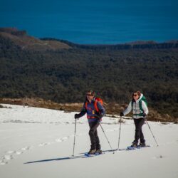 No Chile, faça de caminhada na neve a esqui na encosta do vulcão