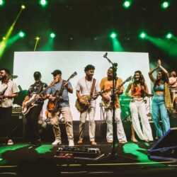 Famosos curtem show de Natiruts no Village Betano