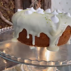 Confeitaria com cozinha show e decoração inspirada em ‘Alice no País das Maravilhas’ é inaugurada no Metropolitan Mall