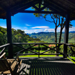 Quer fugir da muvuca das praias? Conecte-se com a natureza a 1.400m de altitude em Gonçalves (MG)