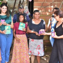 Governo de Goiás entrega absorventes para meninas e mulheres de comunidade quilombola