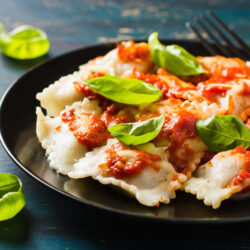 Ravioli ao Molho de Vinho Gastronômico