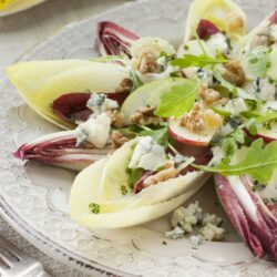 Salada de bacalhau com endívias