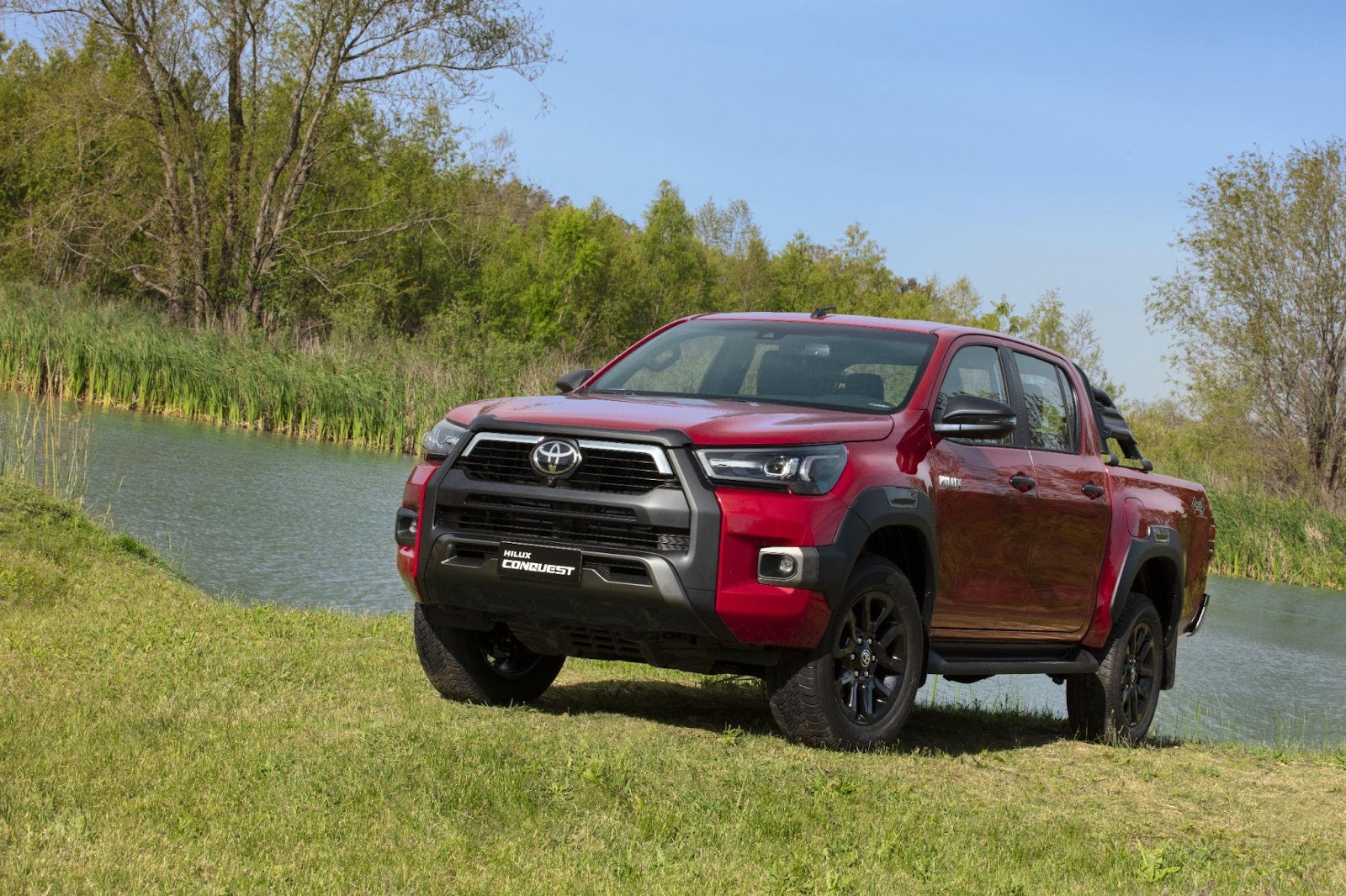 Você está visualizando atualmente Toyota Hilux completa 55 anos no mercado mundial sendo sinônimo de qualidade e robustez