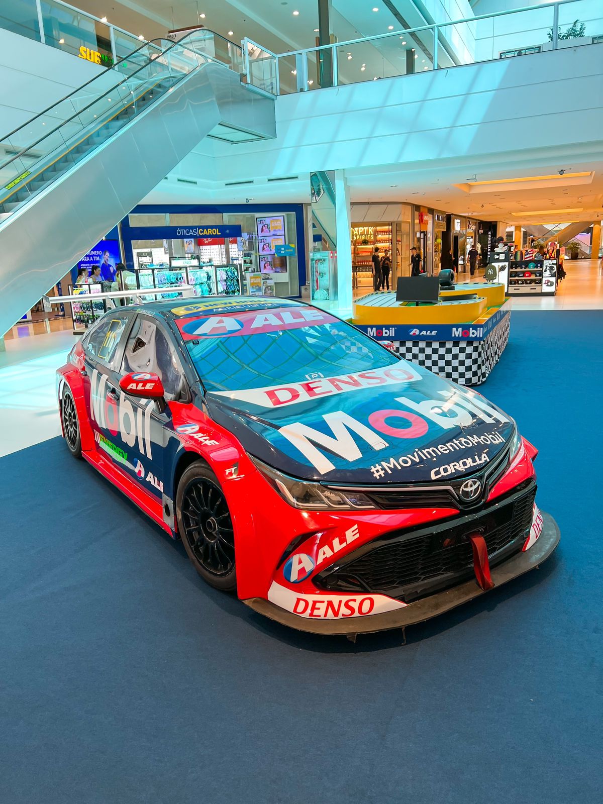 No momento, você está visualizando StockCar: carro de Barrichello embala experiência no shopping