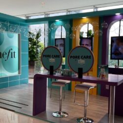 Benefit Cosmetics inaugura pop up interativa em São Paulo para apresentar linha de skincare inédita