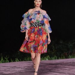 Tropicalismo  no Desfile de Carolina Herrera no Rio de Janeiro