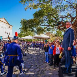 “Temos orgulho das nossas origens”, diz Caiado ao transferir capital para cidade de Goiás