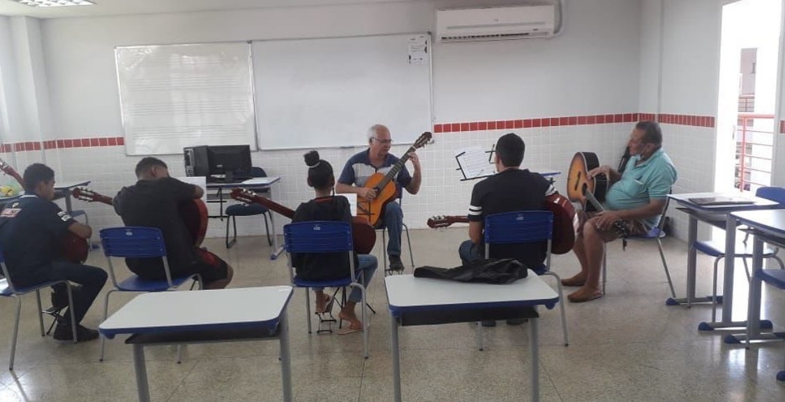 No momento, você está visualizando <em>Núcleo do Basileu França em Trindade oferece 111 vagas em cursos de música</em>