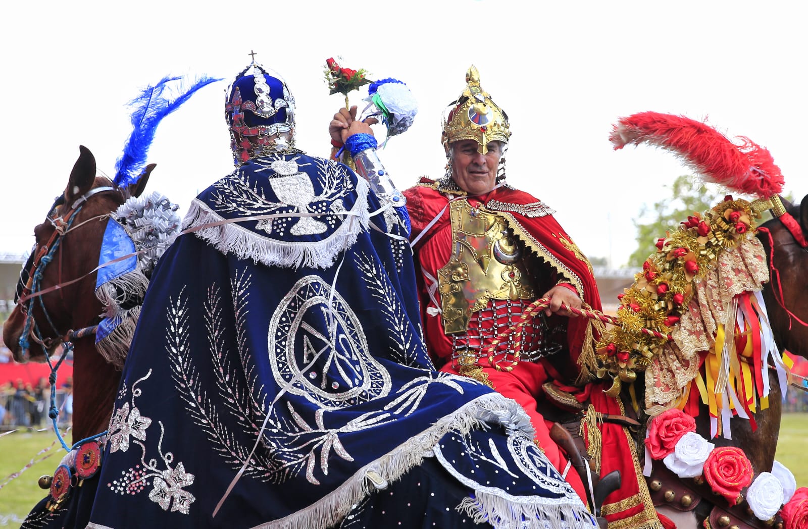 No momento, você está visualizando <em>Em Corumbá, Caiado ressalta resgate da cultura no encerramento das Cavalhadas</em>