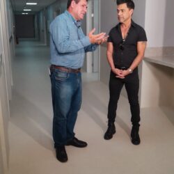 Zezé Di Camargo visita Hospital de Câncer Francisco Camargo e conclama público a se engajar com o projeto