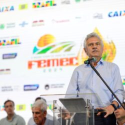 Caiado defende que agronegócio deve investir em energias renováveis