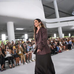 Desfile da Misci no pavilhão da bienal de São Paulo celebra a cultura brasileira e a resistência