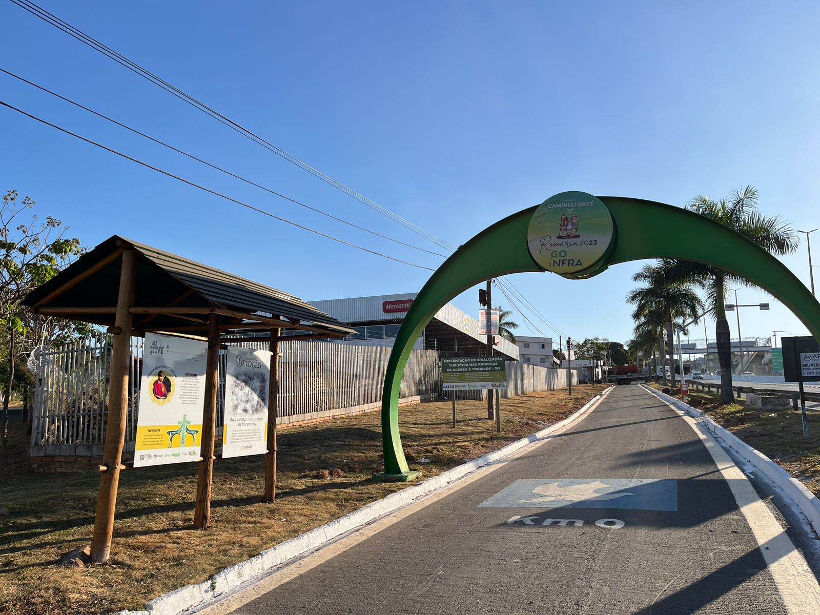 Você está visualizando atualmente Rodovia dos Romeiros recebe painéis com a história da devoção ao Divino Pai Eterno