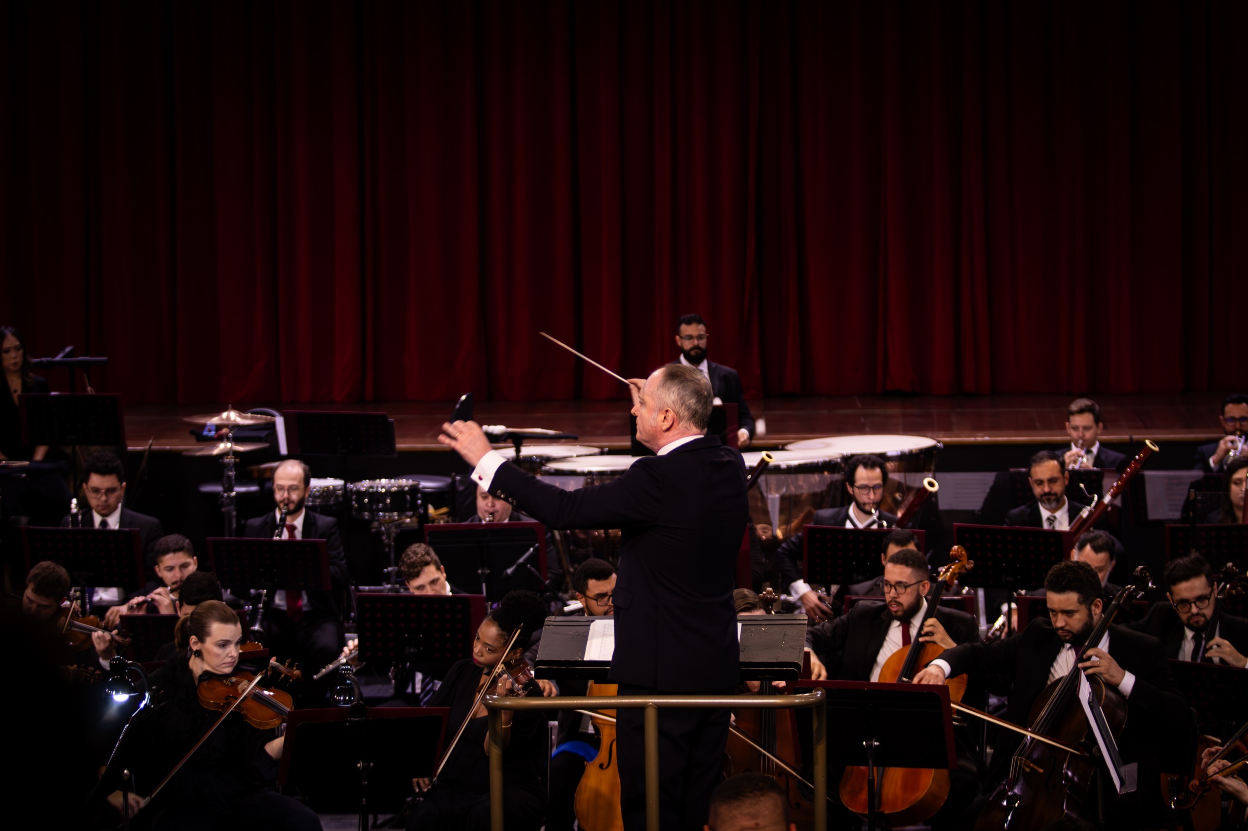 Você está visualizando atualmente Orquestra Filarmônica de Goiás faz concerto gratuito no Teatro Goiânia