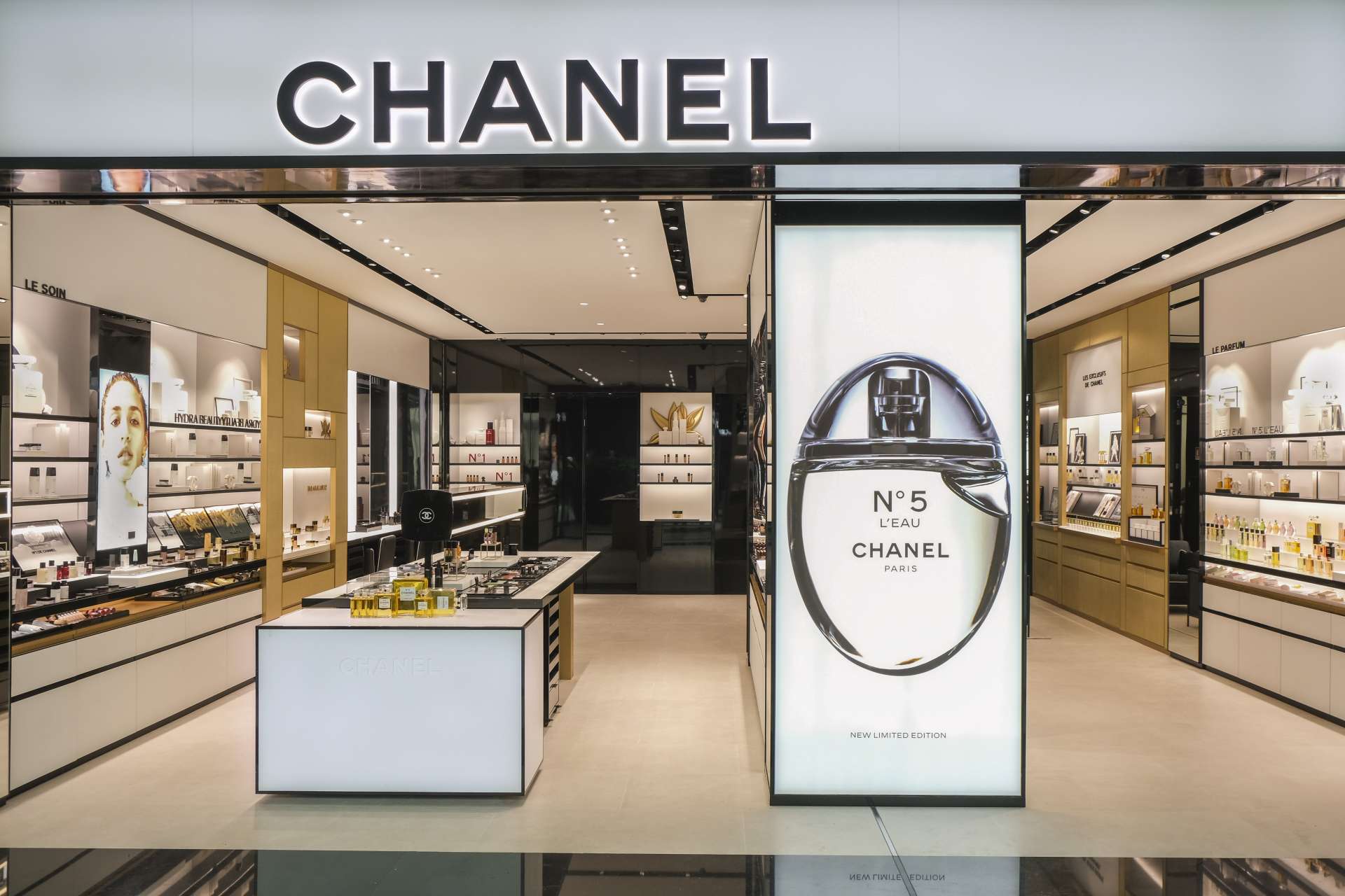 Você está visualizando atualmente Chanel traz ao shopping goiano sua maior boutique de Fragrance & Beauty do Brasil