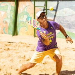 Pioneiro do Beach Tennis em Goiás, François D´Herbomez, dará aulas experimentais da modalidade neste sábado