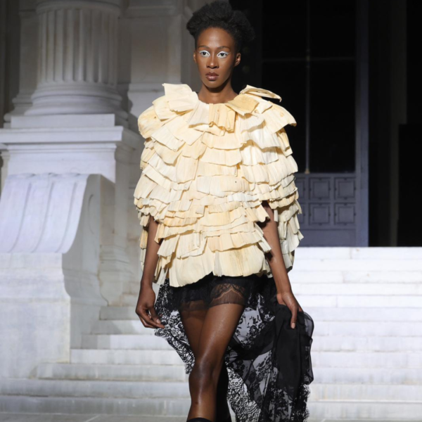 Look 05 na Paris Fashion Week: A Tradição Brasileira Reimaginada