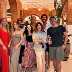 Costa do Sauípe convida elenco de ‘Sandy & Junior’ e celebra 25 anos do seriado no Brisa Grand Premium