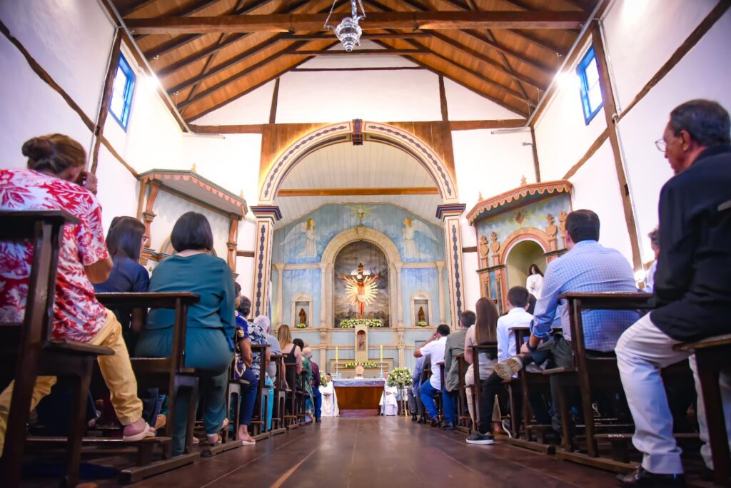 Igreja do Nosso Senhor do Bonfim, restaurada por Ronaldo Caiado.