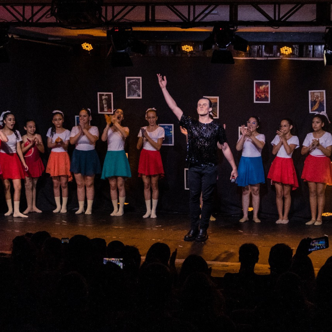 No momento, você está visualizando Sesc Anápolis está com vagas limitadas para aulas de dança, teatro, canto, teclado e violão