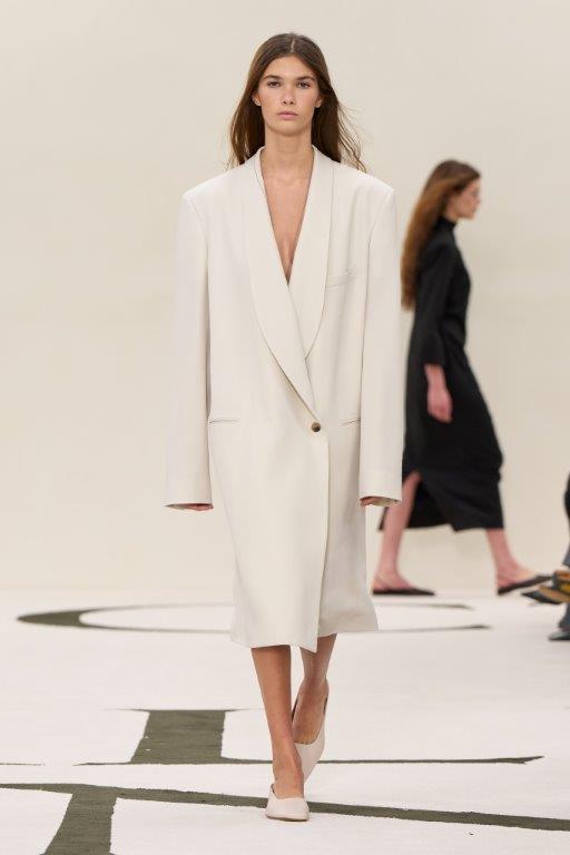 Calvin Klein Collection Apresenta o desfile de estreia de Veronica Leoni Para Fall 2025