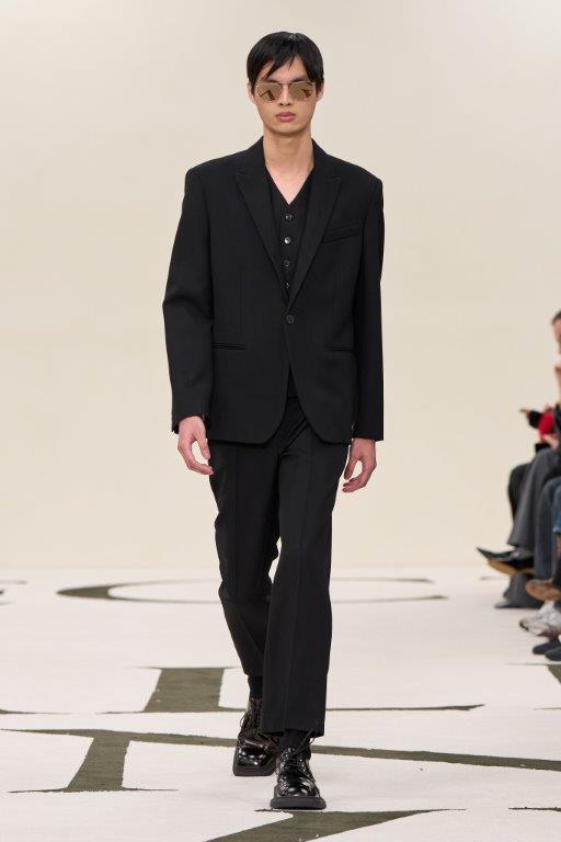 Calvin Klein Collection Apresenta o desfile de estreia de Veronica Leoni Para Fall 2025