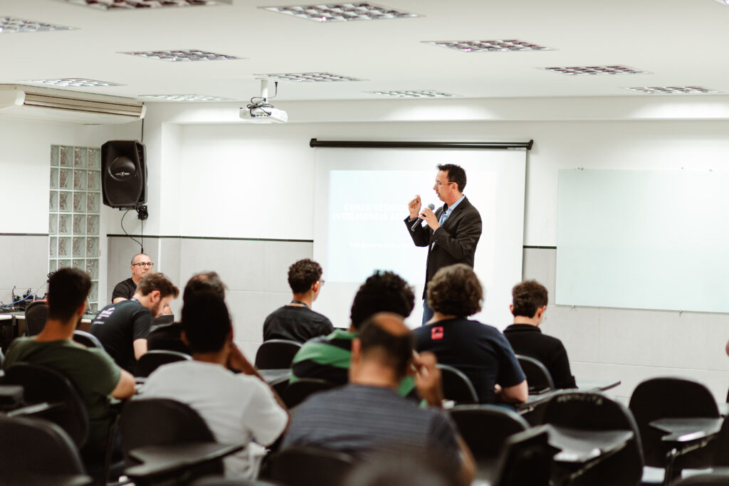 Especialista em TI do Senac Goiás explica por que aprender tudo sobre Inteligência Artificial