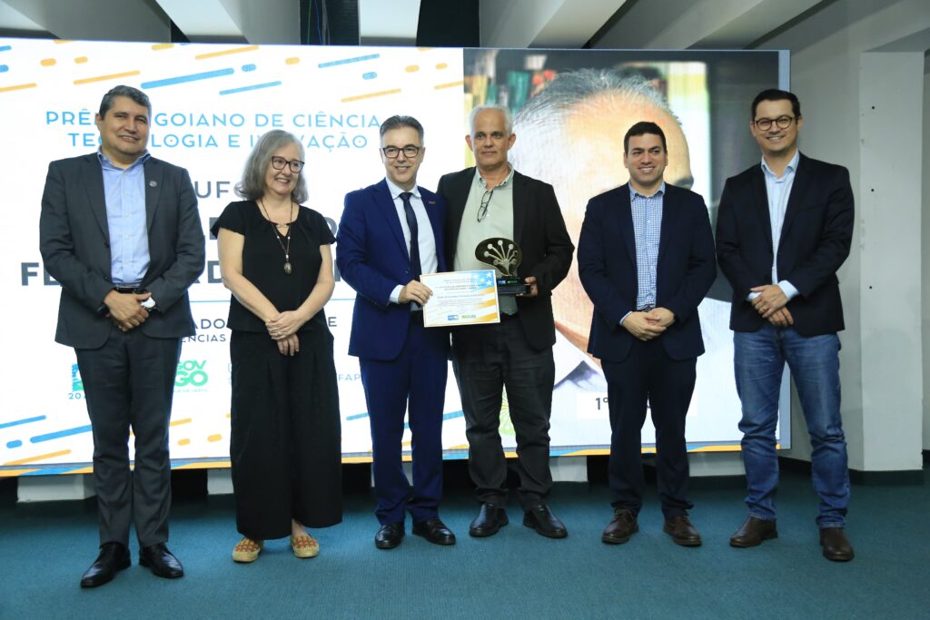 Caiado premia cientistas e empreendedores da área de Ciência e Tecnlogia e autoriza reajuste de 10% nas bolsas de mestrado e doutorado da Fapeg