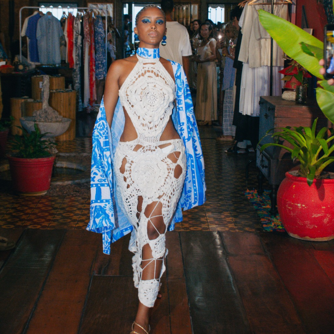 No momento, você está visualizando Nordestesse realizou desfile em celebração a Iemanjá e Oxum nas ruas do Carmo, em Salvador