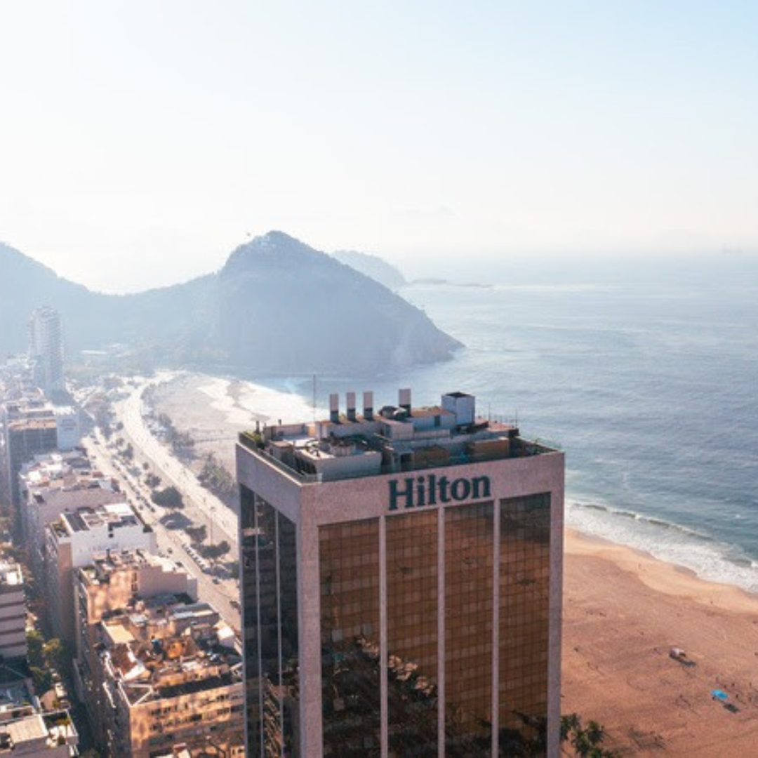 No momento, você está visualizando Hotéis Hilton preparam estadias especiais para eventos no Rio de Janeiro em 2025